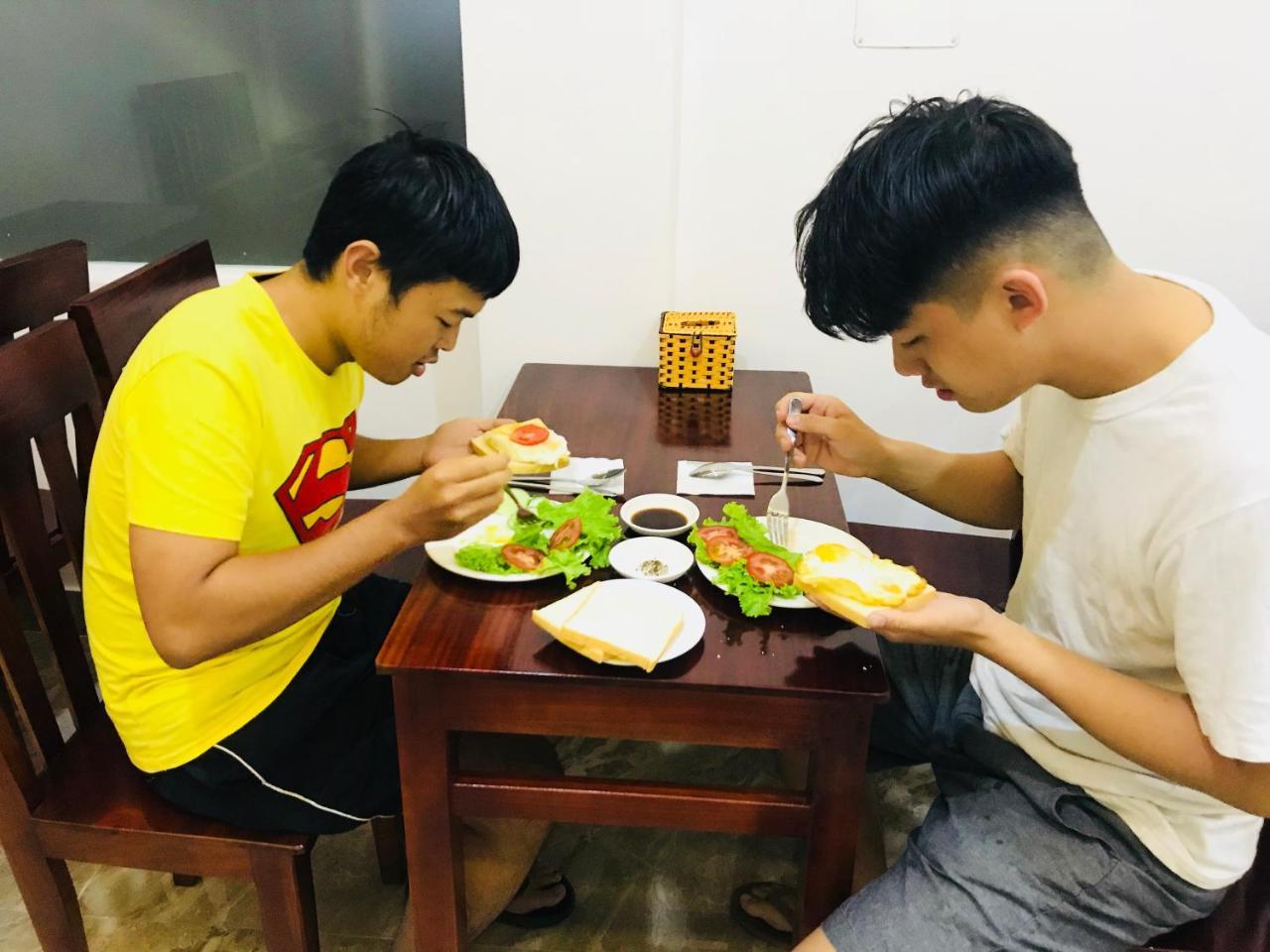 フン ロン ホステル フエ エクステリア 写真